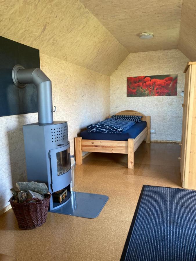 Hotel Schaeferwagen Auf Dem Biogut-Saalkow Gustow  Esterno foto