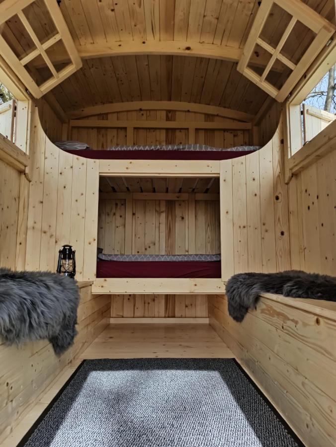 Hotel Schaeferwagen Auf Dem Biogut-Saalkow Gustow  Esterno foto