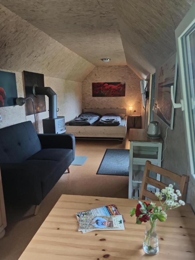 Hotel Schaeferwagen Auf Dem Biogut-Saalkow Gustow  Esterno foto